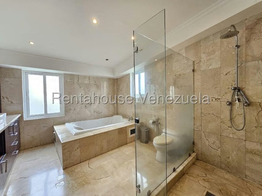 Casa (Duplex) en Venta en Lomas de La Lagunita, Distrito Metropolitano - 55