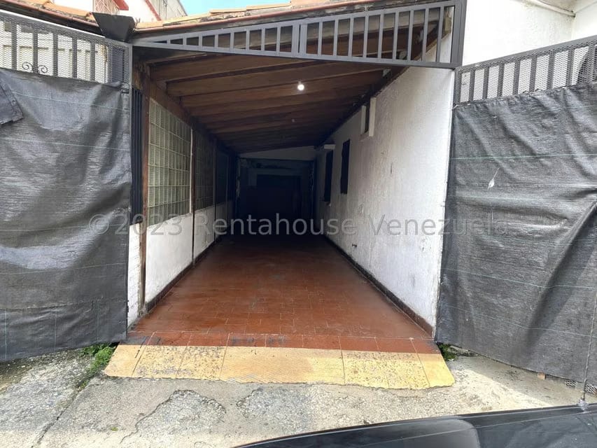Casa (1 Nivel) en Venta en Los Chaguaramos, Distrito Metropolitano - 13
