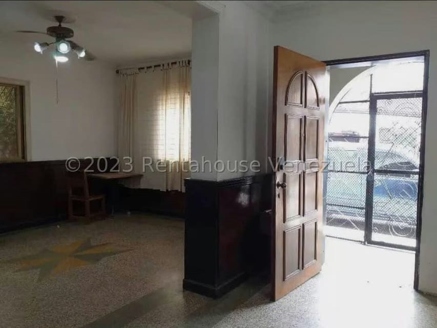 Casa (1 Nivel) en Venta en Los Chaguaramos, Distrito Metropolitano - 3