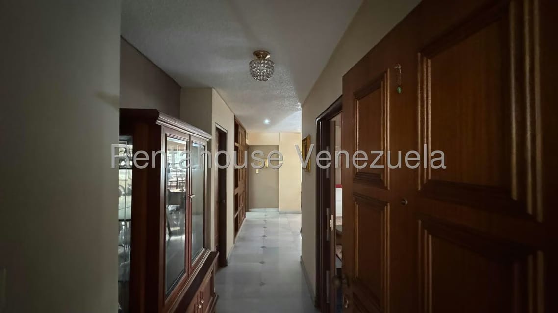 Apartamento (1 Nivel) en Venta en La Florida, Distrito Metropolitano - 2