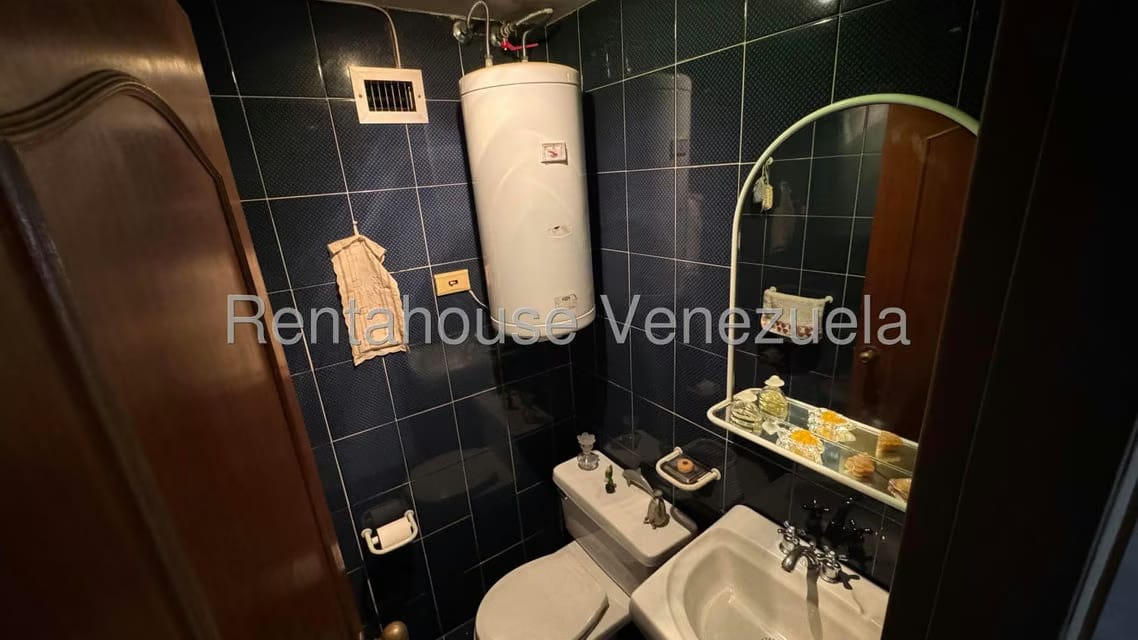 Apartamento (1 Nivel) en Venta en La Florida, Distrito Metropolitano - 12