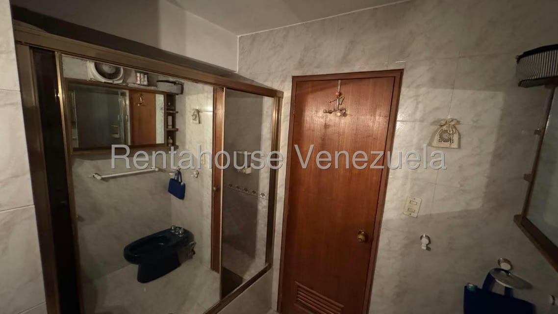 Apartamento (1 Nivel) en Venta en La Florida, Distrito Metropolitano - 35