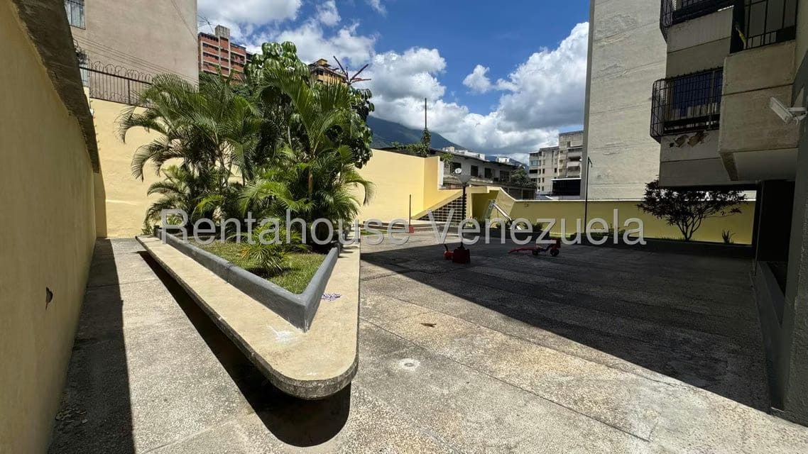 Apartamento (1 Nivel) en Venta en La Florida, Distrito Metropolitano - 51