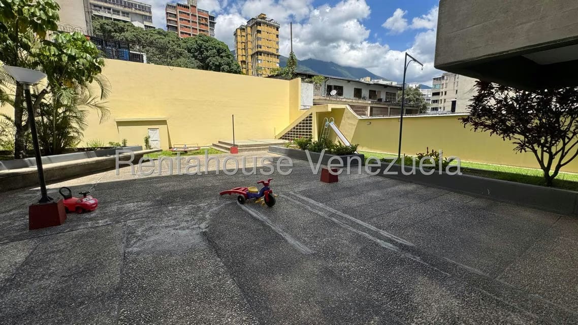 Apartamento (1 Nivel) en Venta en La Florida, Distrito Metropolitano - 52