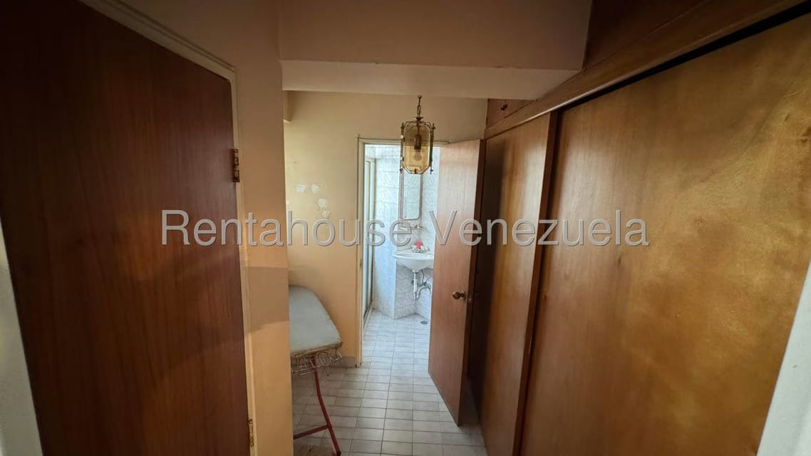 Apartamento (1 Nivel) en Venta en La Florida, Distrito Metropolitano - 8