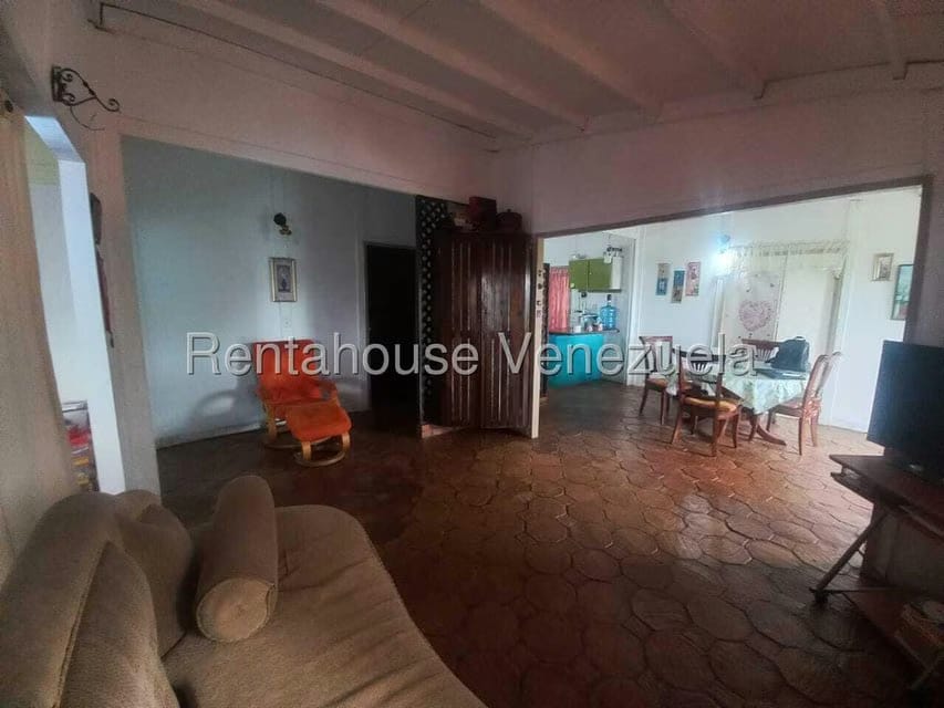Casa (1 Nivel) en Venta en Avenida Principal Cecilio Acosta, Miranda - 11