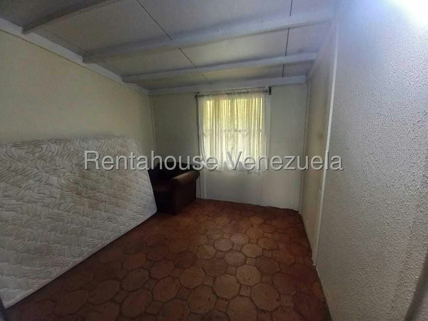 Casa (1 Nivel) en Venta en Avenida Principal Cecilio Acosta, Miranda - 16