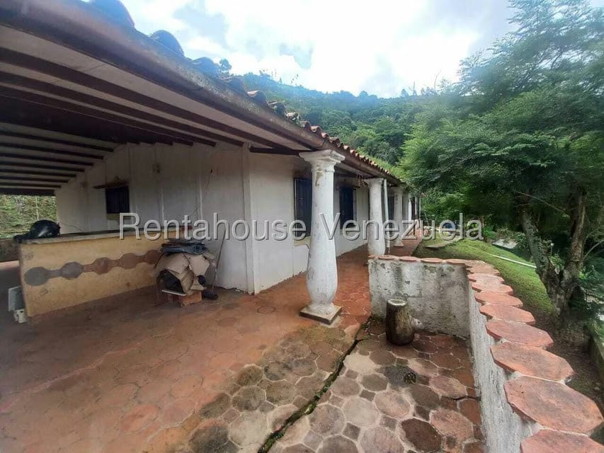 Casa (1 Nivel) en Venta en Avenida Principal Cecilio Acosta, Miranda - 3