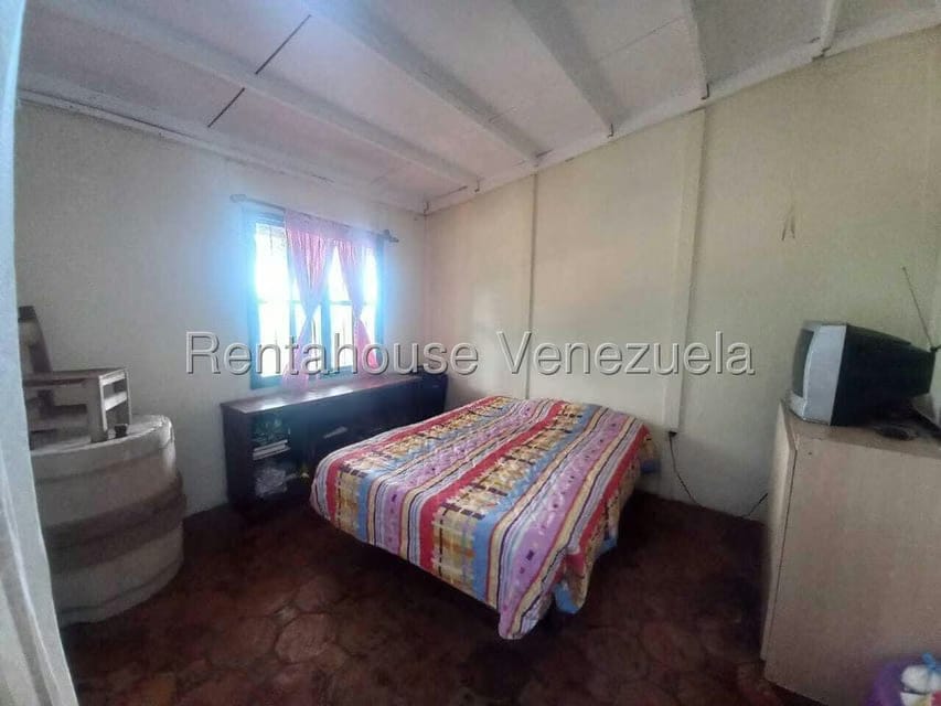 Casa (1 Nivel) en Venta en Avenida Principal Cecilio Acosta, Miranda - 21