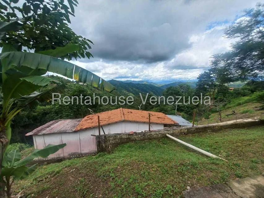Casa (1 Nivel) en Venta en Avenida Principal Cecilio Acosta, Miranda - 26