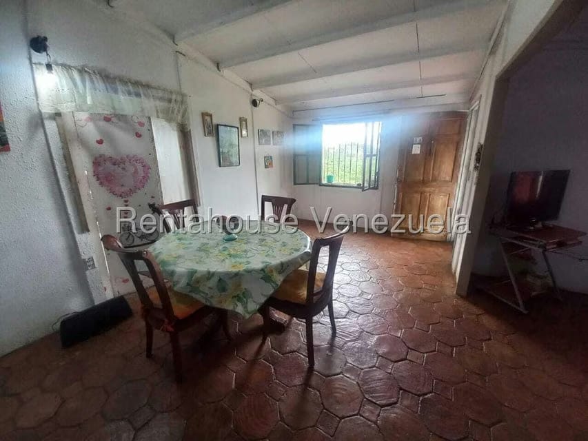Casa (1 Nivel) en Venta en Avenida Principal Cecilio Acosta, Miranda - 5