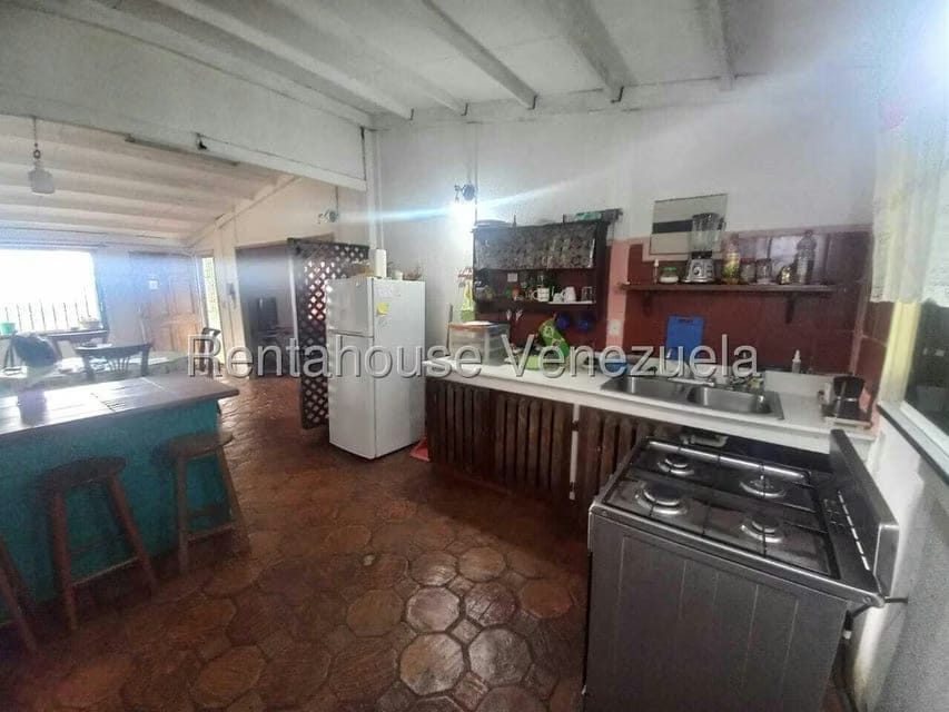 Casa (1 Nivel) en Venta en Avenida Principal Cecilio Acosta, Miranda - 10