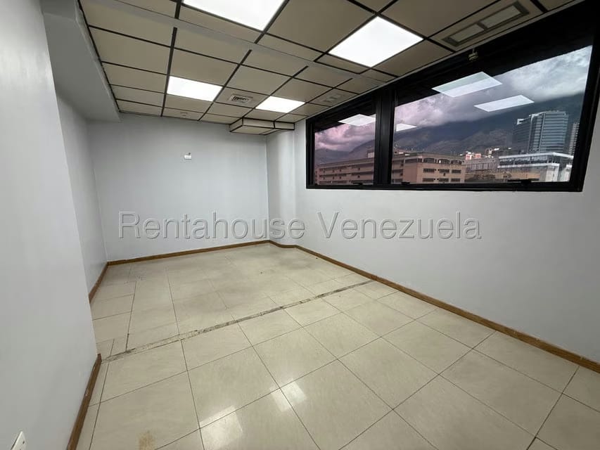 Comercial (Local Comercial) en Alquiler en Los Cortijos de Lourdes, Distrito Metropolitano - 18