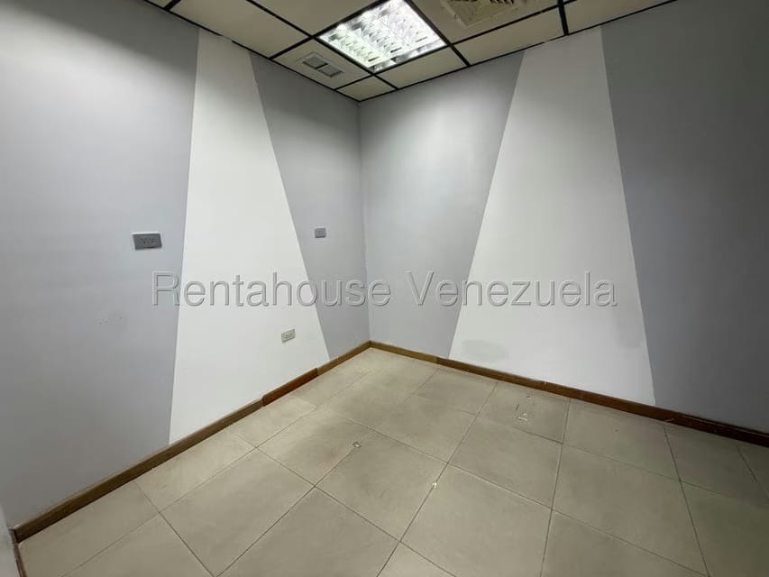 Comercial (Local Comercial) en Alquiler en Los Cortijos de Lourdes, Distrito Metropolitano - 19