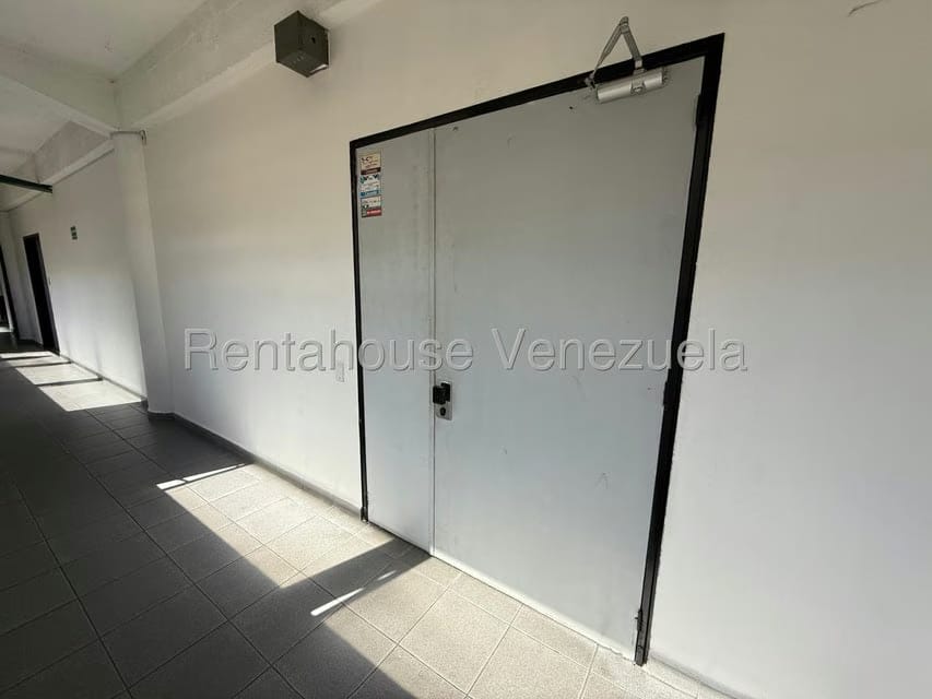 Comercial (Local Comercial) en Alquiler en Los Cortijos de Lourdes, Distrito Metropolitano - 21