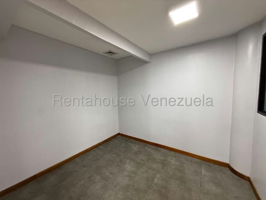 Comercial (Local Comercial) en Alquiler en Los Cortijos de Lourdes, Distrito Metropolitano - 30