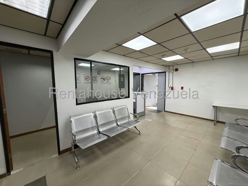 Comercial (Local Comercial) en Alquiler en Los Cortijos de Lourdes, Distrito Metropolitano - 8