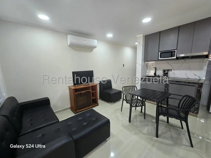 Apartamento (1 Nivel) en Alquiler en Intercomunal, Zulia - 2