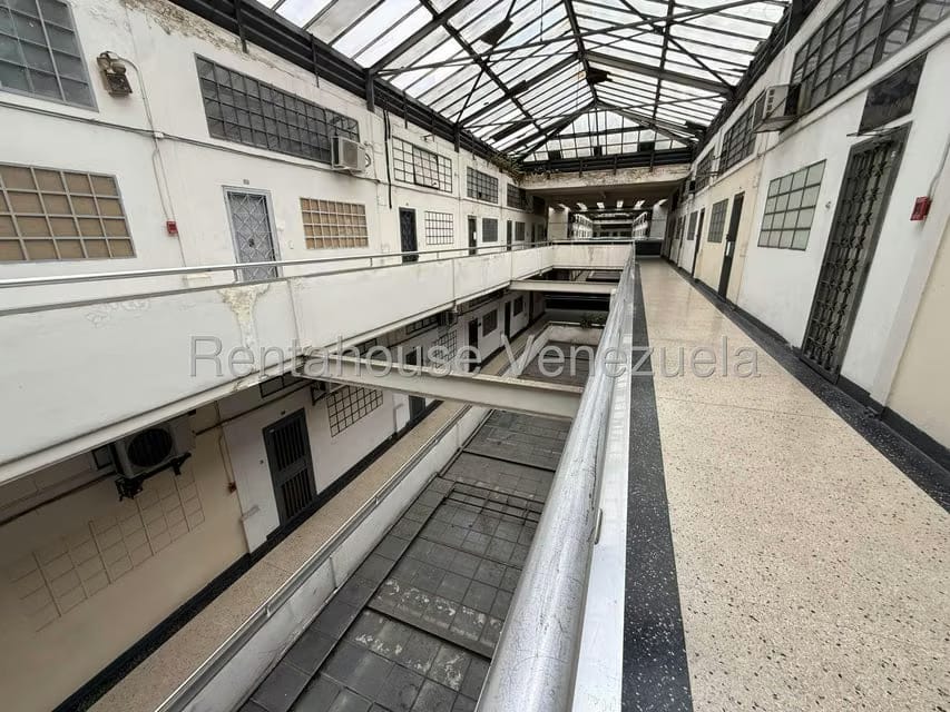 Comercial (Local Comercial) en Venta en Parroquia Catedral, Distrito Metropolitano - 4