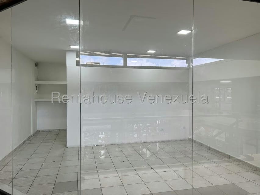 Comercial (Local Comercial) en Alquiler en Centro, Lara - 3