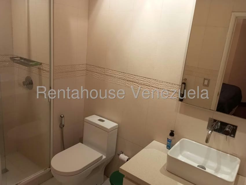 Apartamento (1 Nivel) en Alquiler en Altamira, Distrito Metropolitano - 21