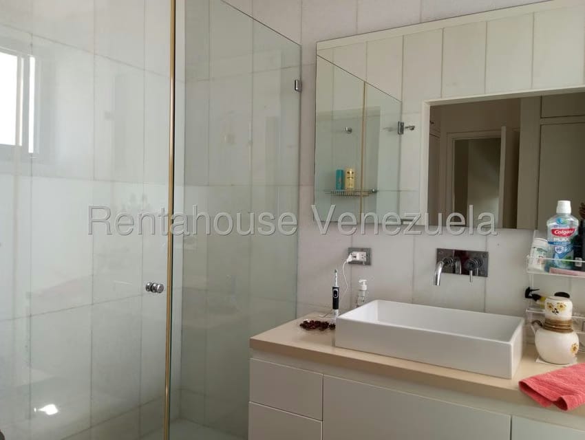 Apartamento (1 Nivel) en Alquiler en Altamira, Distrito Metropolitano - 24