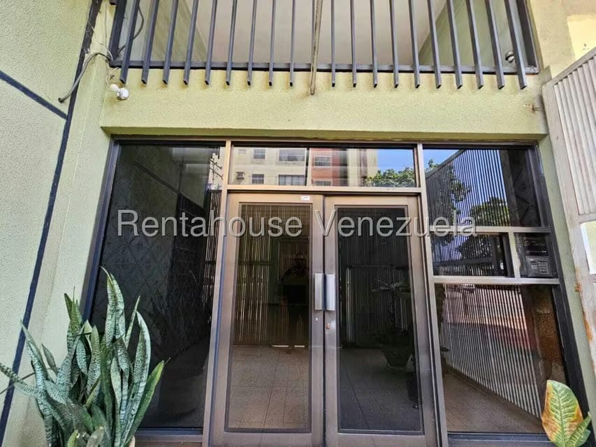 Apartamento (1 Nivel) en Venta en Avenida Bolivar, Aragua - 2