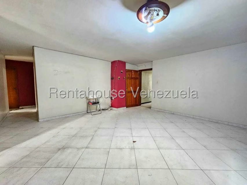 Apartamento (1 Nivel) en Venta en Avenida Bolivar, Aragua - 12