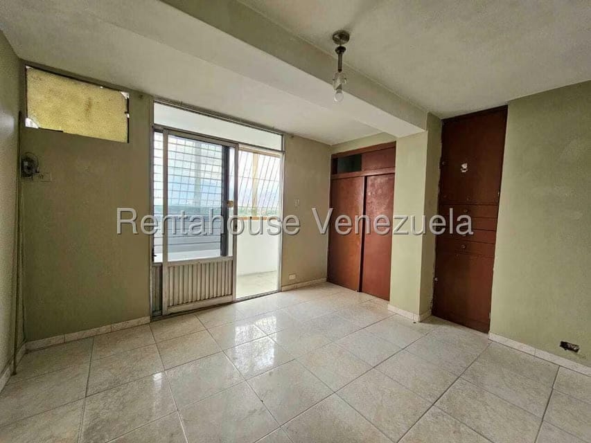 Apartamento (1 Nivel) en Venta en Avenida Bolivar, Aragua - 17