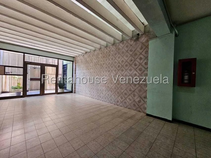 Apartamento (1 Nivel) en Venta en Avenida Bolivar, Aragua - 3