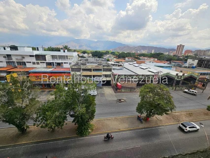 Apartamento (1 Nivel) en Venta en Avenida Bolivar, Aragua - 25