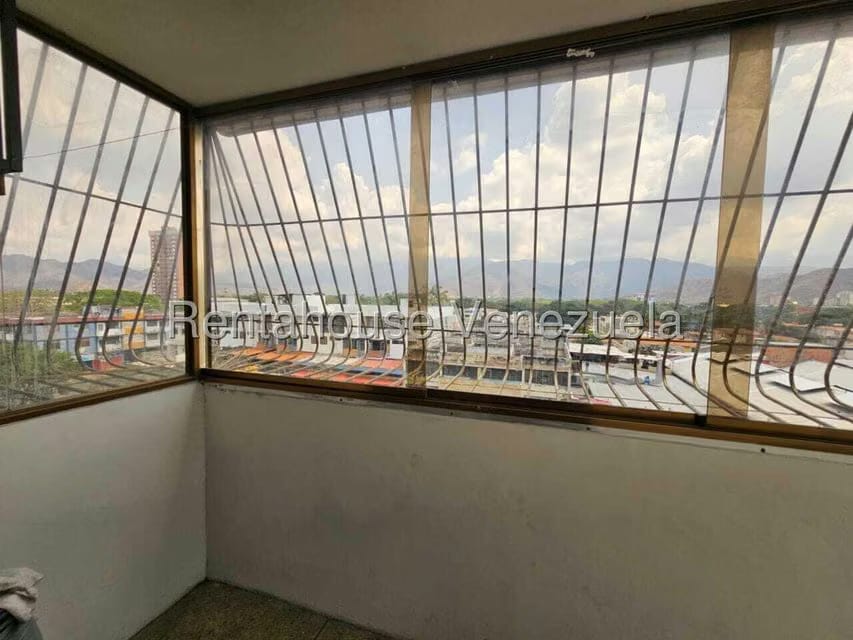 Apartamento (1 Nivel) en Venta en Avenida Bolivar, Aragua - 26