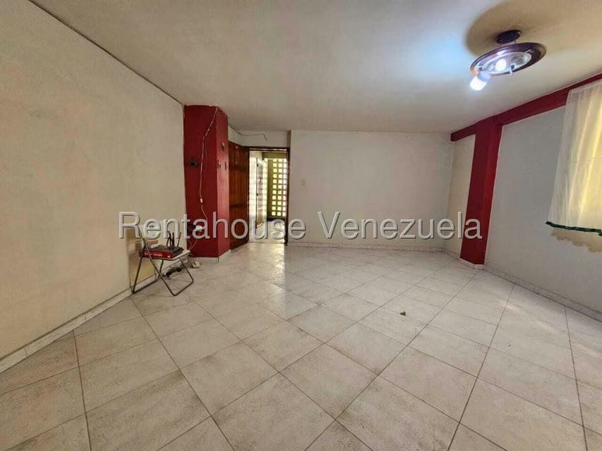 Apartamento (1 Nivel) en Venta en Avenida Bolivar, Aragua - 4