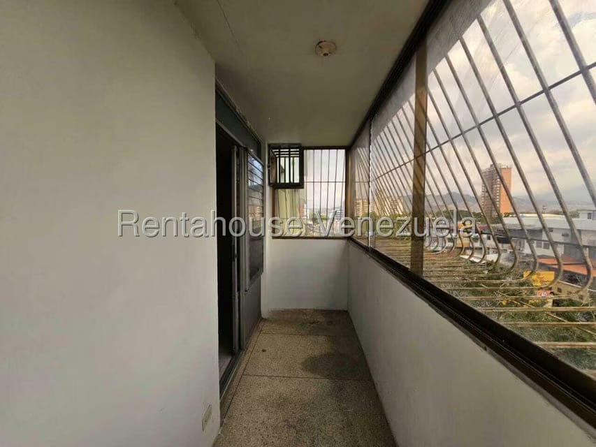 Apartamento (1 Nivel) en Venta en Avenida Bolivar, Aragua - 33