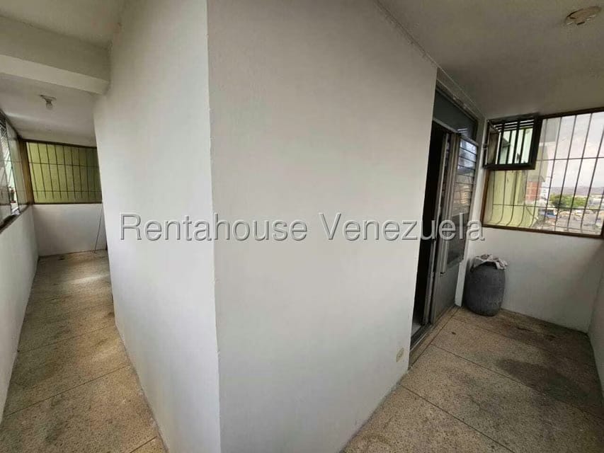 Apartamento (1 Nivel) en Venta en Avenida Bolivar, Aragua - 34