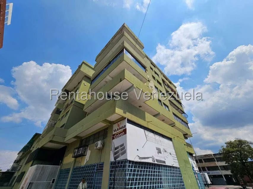 Apartamento (1 Nivel) en Venta en Avenida Bolivar, Aragua - 40