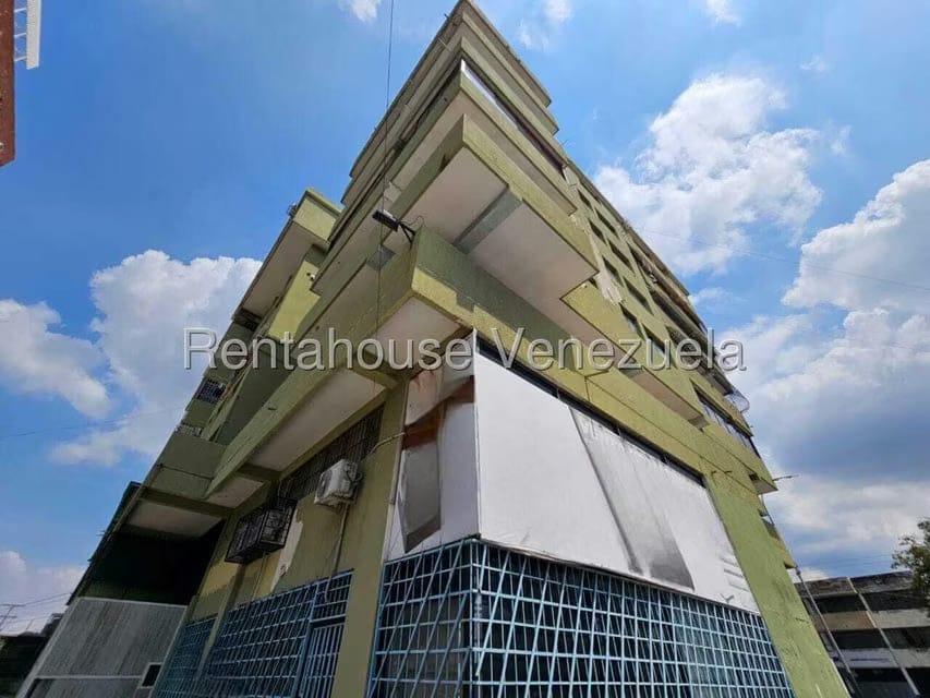 Apartamento (1 Nivel) en Venta en Avenida Bolivar, Aragua - 41