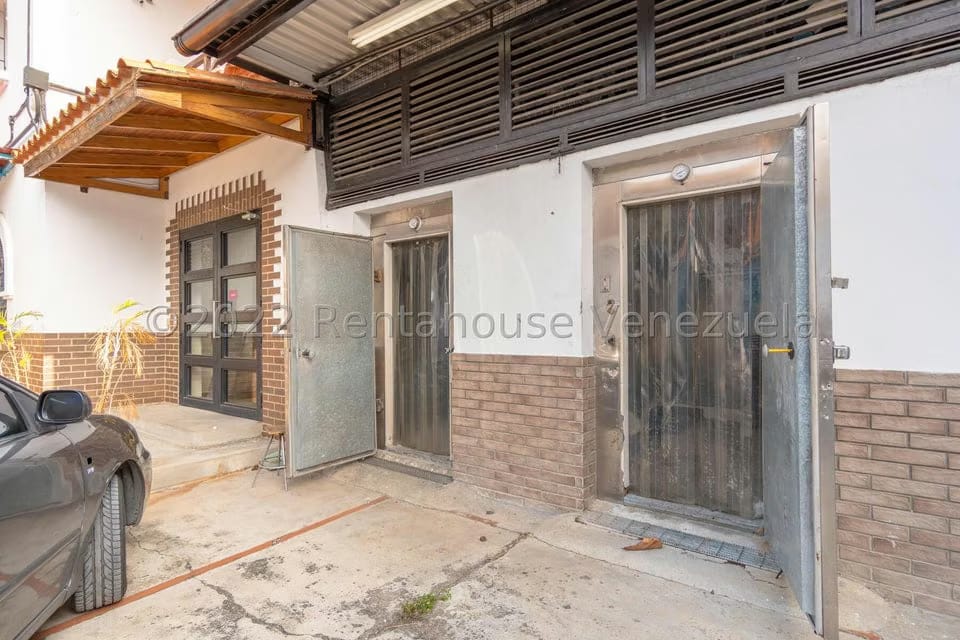 Casa (1 Nivel) en Venta en La Florida, Distrito Metropolitano - 38