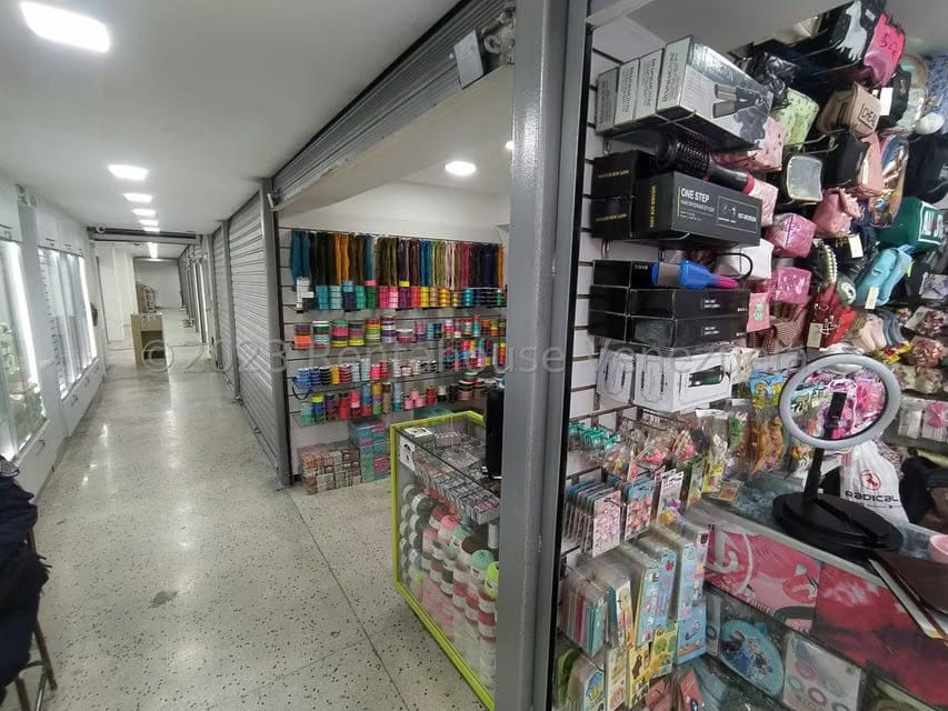 Comercial (Local Comercial) en Alquiler en Centro, Distrito Metropolitano - 8