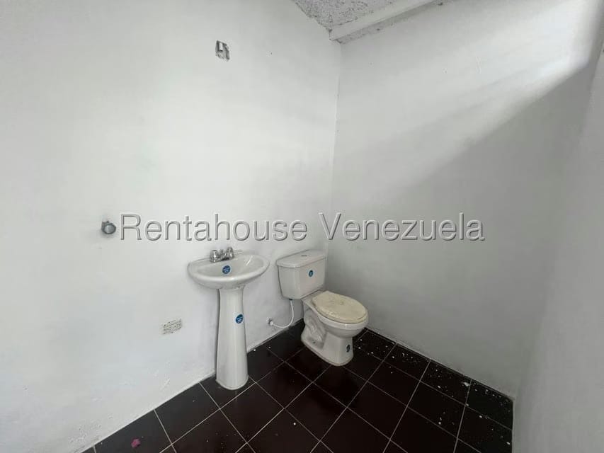 Comercial (Local Comercial) en Alquiler en Chucho Briceno, Lara - 12