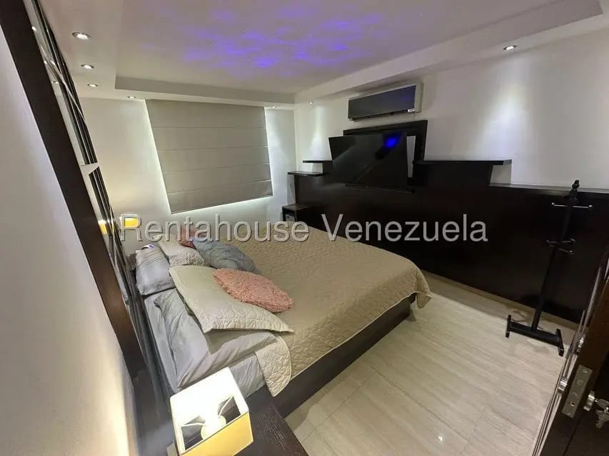 Apartamento (1 Nivel) en Alquiler en Los Naranjos Humboldt, Distrito Metropolitano - 12