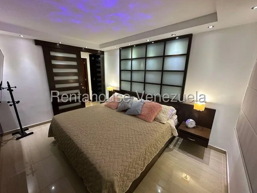 Apartamento (1 Nivel) en Alquiler en Los Naranjos Humboldt, Distrito Metropolitano - 13
