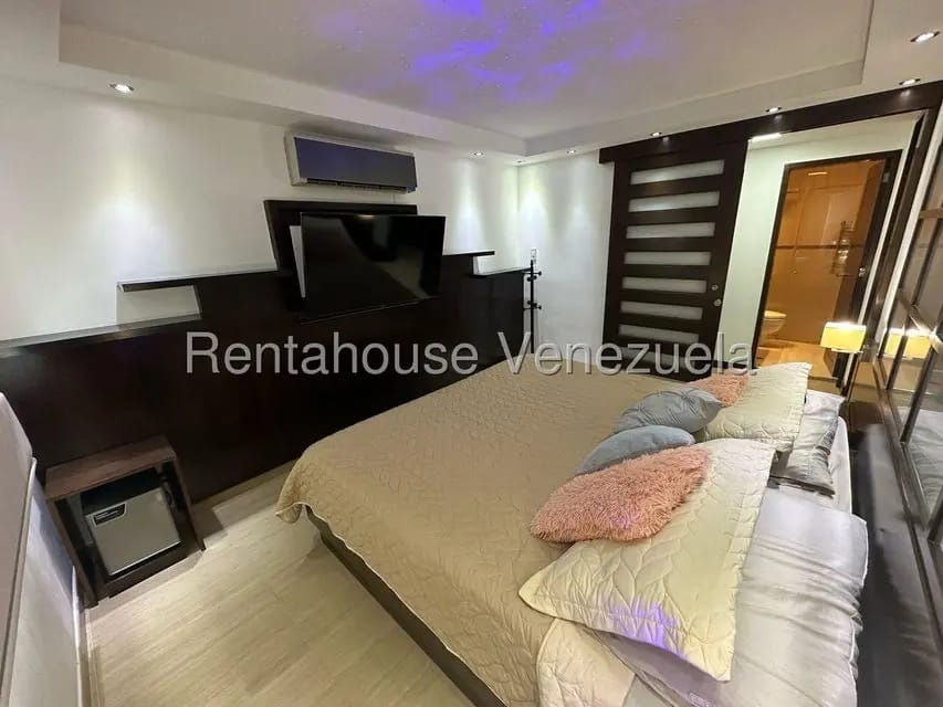 Apartamento (1 Nivel) en Alquiler en Los Naranjos Humboldt, Distrito Metropolitano - 14