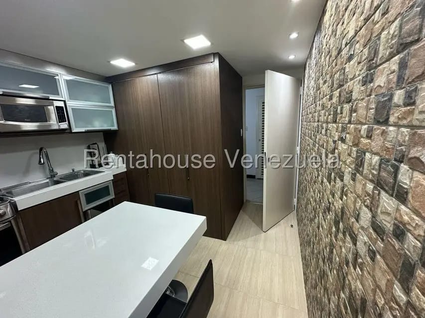 Apartamento (1 Nivel) en Alquiler en Los Naranjos Humboldt, Distrito Metropolitano - 22