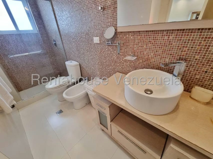 Casa (Duplex) en Venta en Sorocaima, Distrito Metropolitano - 23