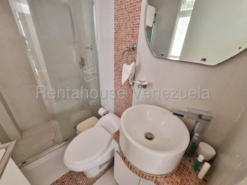 Casa (Duplex) en Venta en Sorocaima, Distrito Metropolitano - 26