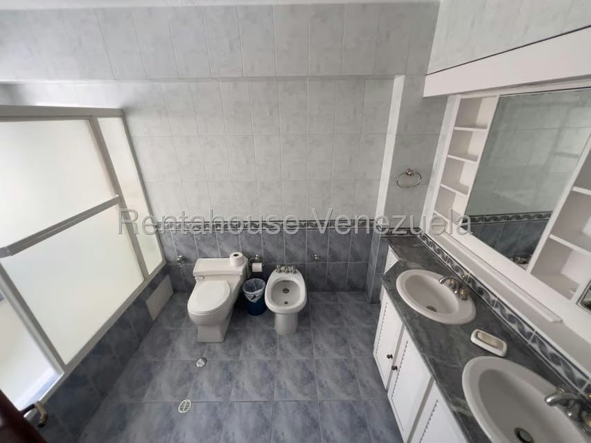 Apartamento (1 Nivel) en Alquiler en La Castellana, Distrito Metropolitano - 23