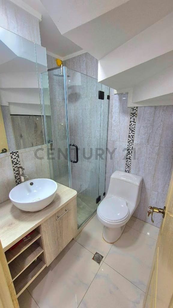 Ofrece en Venta Tonw House en el C.R. Mar de Oriente Nueva Barcelona - 2