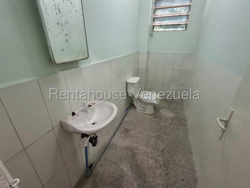 Comercial (Local Comercial) en Alquiler en Parroquia Catedral, Lara - 8