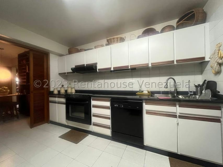 Apartamento (1 Nivel) en Venta en Lomas de Prados del Este, Distrito Metropolitano - 11
